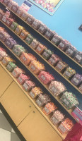 Zeno's Boardwalk Sweet Shop outside