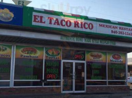 El Taco Rico outside