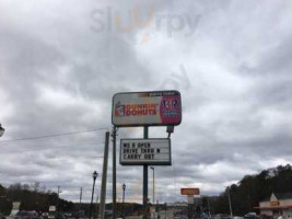 Dunkin' Donuts outside