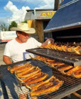 Alday's Bbq food