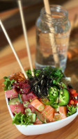 Pola Poke Bowls food