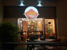 Waffle Roga inside