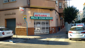 Pollos Asados Aitana outside