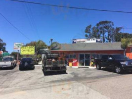 Prunedale Market Deli outside