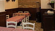 Pizzeria Trattoria Portico inside