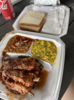 Payne's Bar-B-Q food