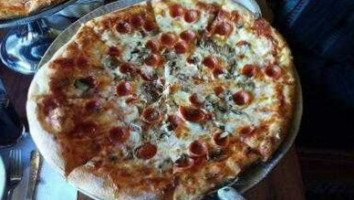 Tony's Pizzeria food