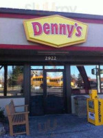 Denny's outside