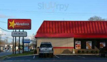 Hardee's outside