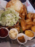 Fuddruckers food