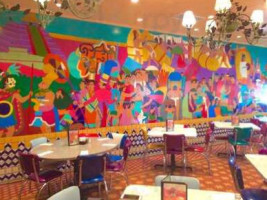 Chuy's inside