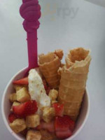 Menchie's Frozen Yogurt food