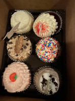 Gigi's Cupcakes food