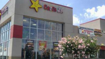 Carl's Jr. outside