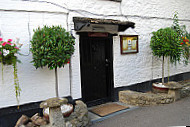 The Woodman Inn outside