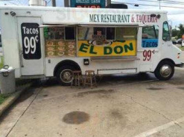 El Don Tacos outside