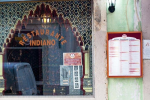 Natraj Classical-Restaurante Indiano outside