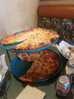 Round Table Pizza food