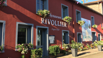 Rivollier outside