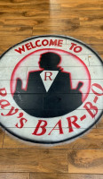 Ray’s -b-q inside