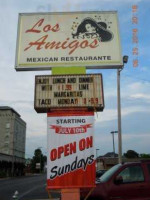 Los Amigos outside