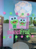 Sweetfrog outside