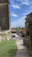 L' Auberge Du Château De Biron outside