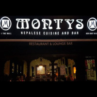 Monty's Tandoori food