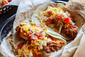 Torchy's Tacos Olathe food