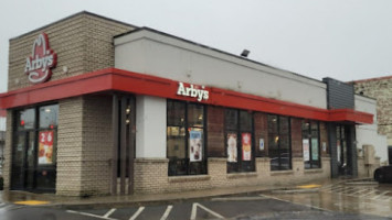 Arby's outside