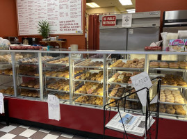 Lee's Donuts food