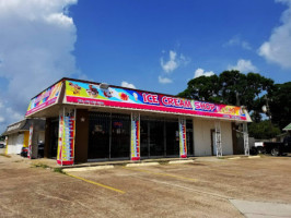 La Michoacana outside