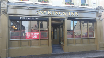 Kings Inn outside