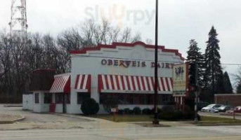 Oberweis Ice Cream And Dairy Store outside