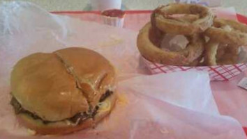 Lee's Hamburgers Of Covington food