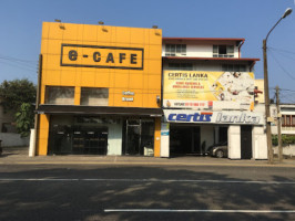 E-cafe outside