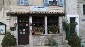 Le Cheiron inside