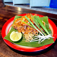 Pad Thai food