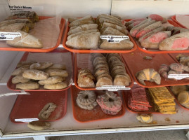 Lujan Bakery food