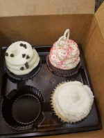 Gigis Cupcakes food