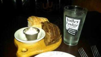 Valley Lodge Tavern Glenview food