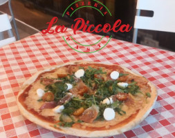 La Piccola Pizzeria food