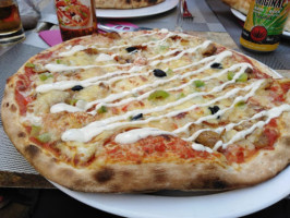 Pizza Bella food