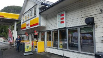 Shell RØldal outside