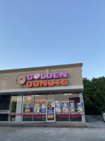 Golden Donuts outside