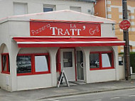 La Tratt outside