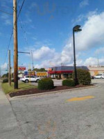 Hardee's outside