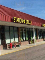 Station 5 Grille outside