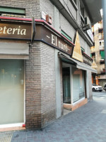 El Turó Pastisseria I Cafeteria outside