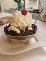 Oberweis Ice Cream And Dairy Store food